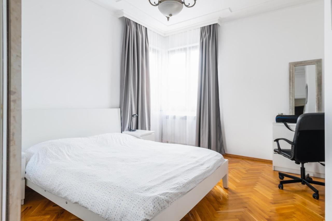 Vitosha Str 2Bd White & Blue Apt By Flat Mаnager Sófia Exterior foto