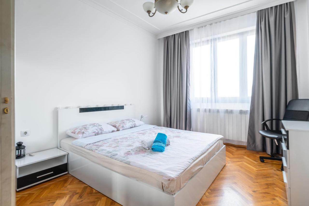 Vitosha Str 2Bd White & Blue Apt By Flat Mаnager Sófia Exterior foto